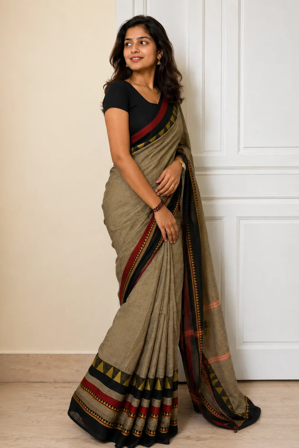 Zip and Go Tshirt Saree Black