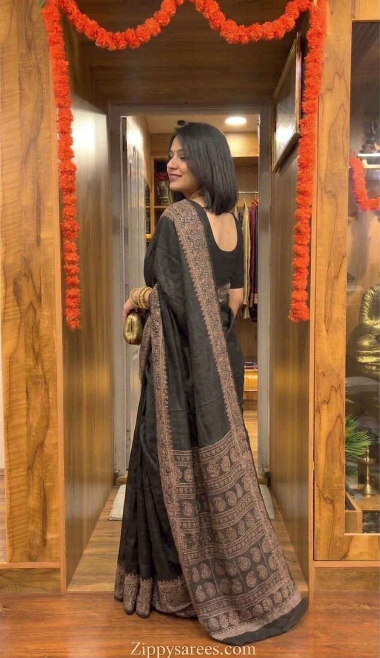 Zippy Tshirt Saree Black