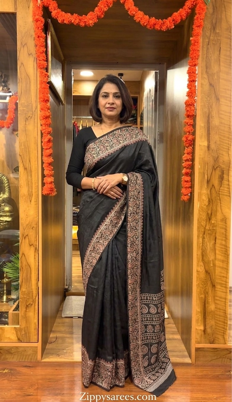 Zippy Tshirt Saree Black